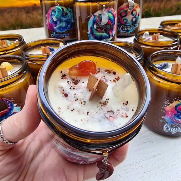Zodiac Crystal Candle ✦ Soy Wax ✦ Hidden Crystal & Moon Necklace ✦ Wooden Wick - Picture 6 of 16